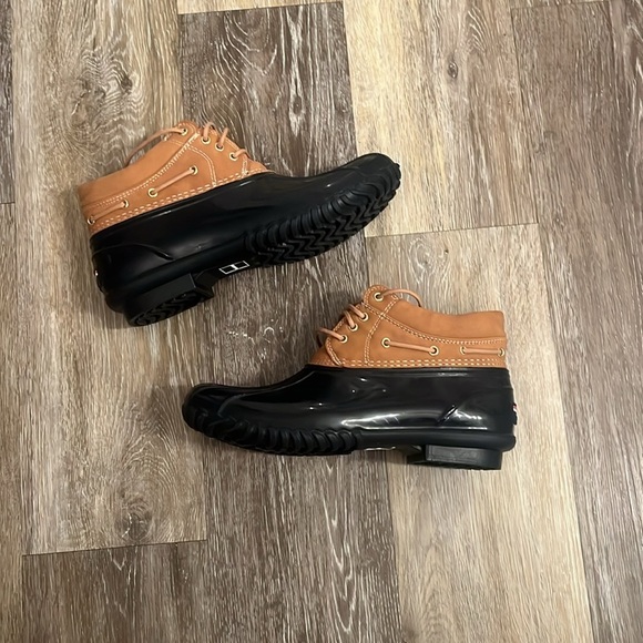 Tommy Hilfiger Harley lace up waterproof duck ankle boots size 8 sleek - Picture 4 of 11